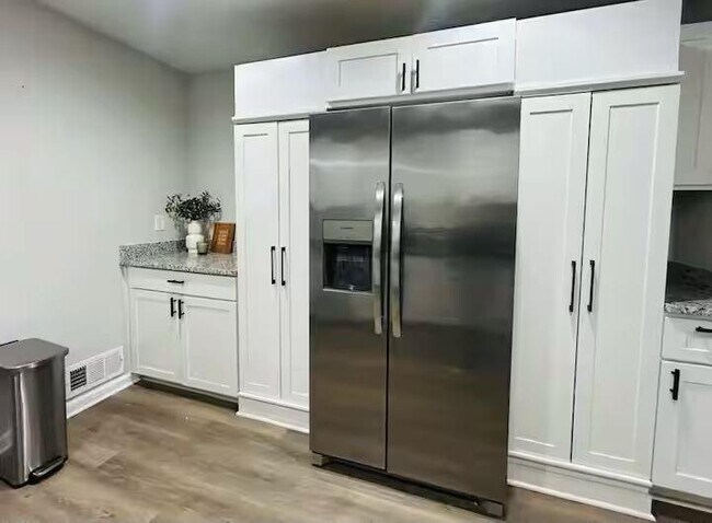 Photo - 3132 Forrest Hills Dr SW