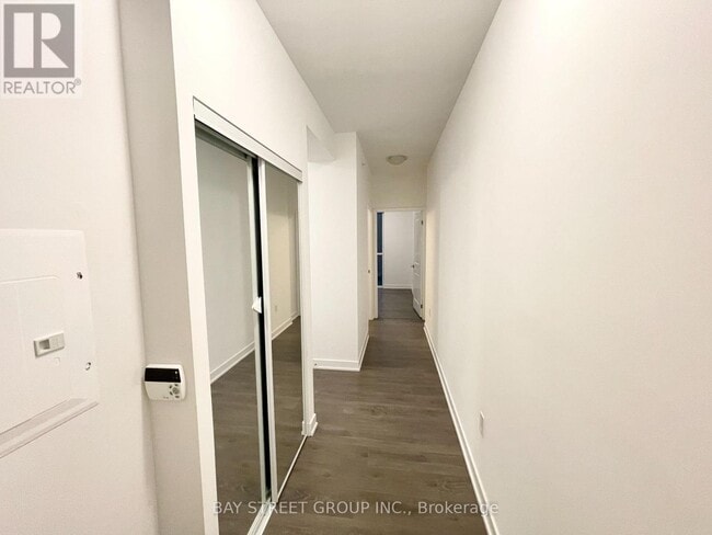 Photo - 75 Oneida Crescent Unit 703