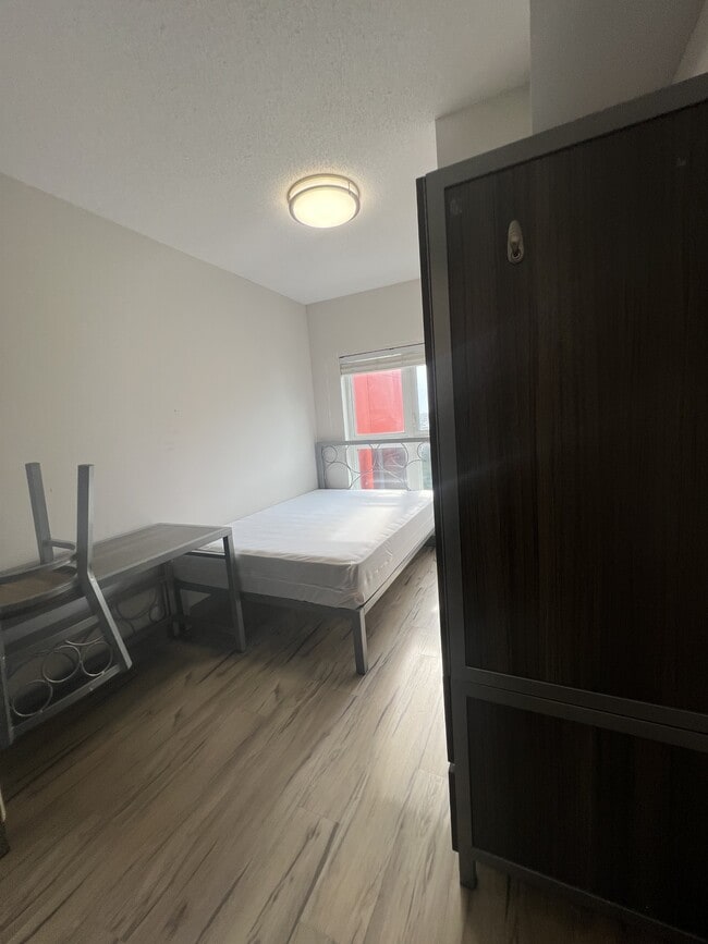 Photo - 258A-258A Sunview St