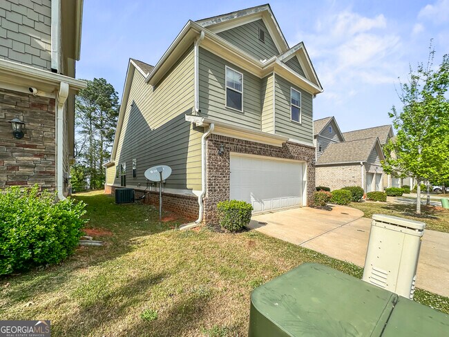 Photo - 166 Daisy Cir