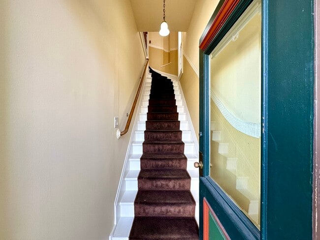 Photo - 817 Foothill Blvd Unit 817 foothill Blvd Oakland CA 9466