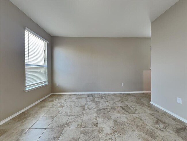 Photo - 370 Sunlight Blvd