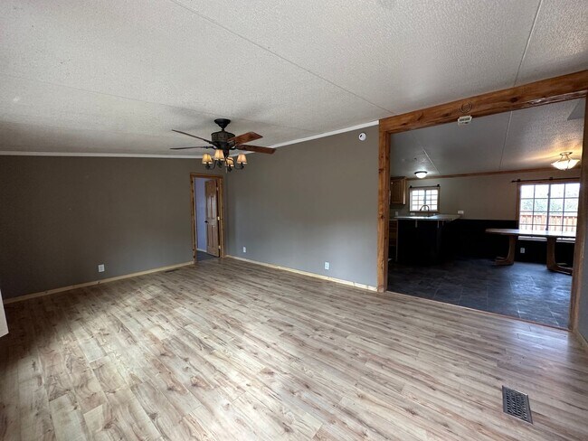 Photo - 3 Bedroom 2 Bathroom Double-Wide for Rent ...