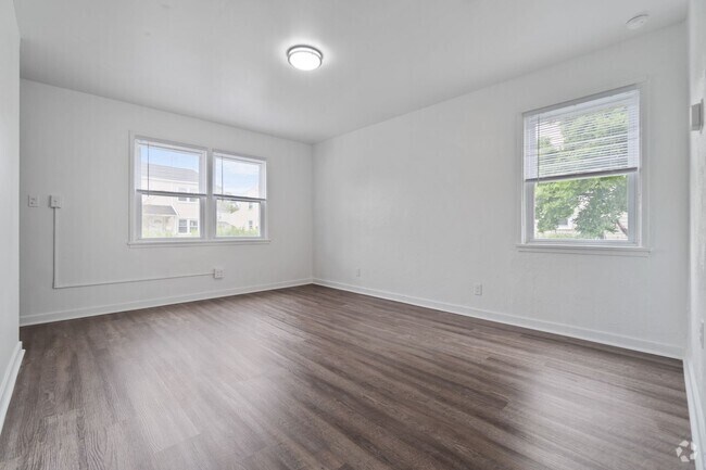 Building Photo - 2 Bedroom Townhouse Available. Apply Now!