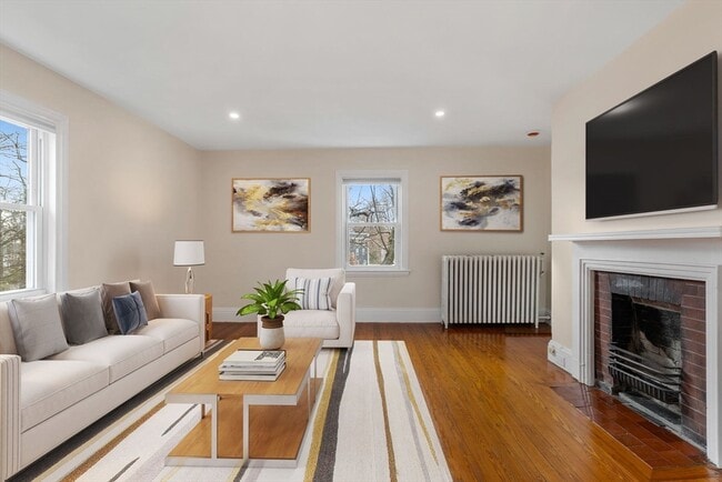 Building Photo - 41 Concord Ave Unit 3B