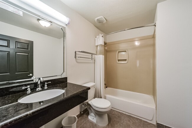 Building Photo - 1025 Swanson St Unit 309