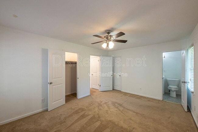 Photo - 120 Burnett Way