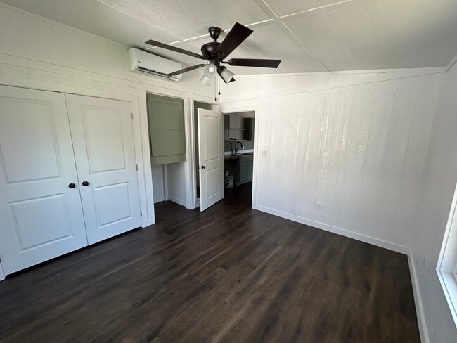 Photo - 305 W Broadway Ave