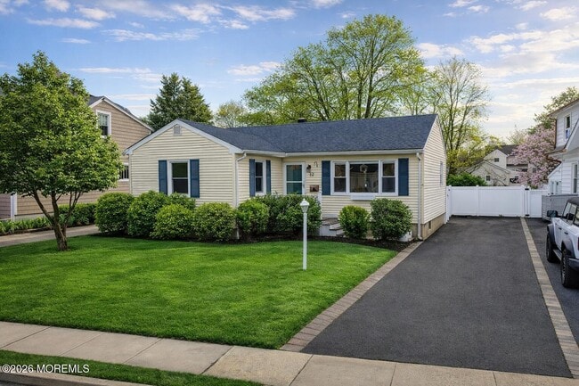 Building Photo - 32 Lake Ave