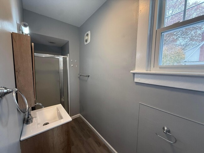 Photo - 601 E 5th Ave Apartamento