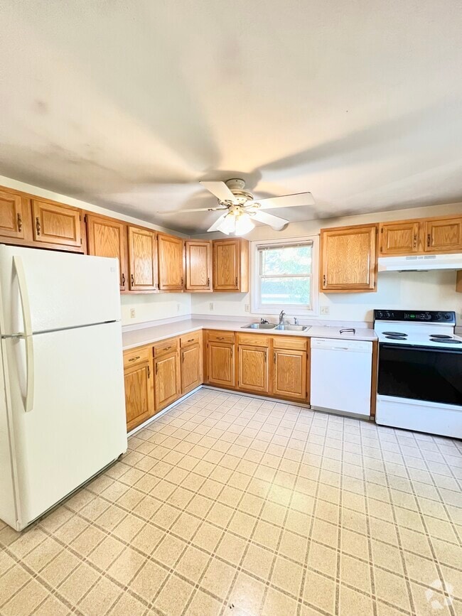 Building Photo - 553 Dix St Unit 553 Rental