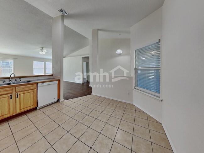 Photo - 3008 Woodbridge St