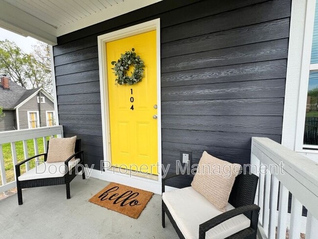 Photo - 2106 Duncan Ave Unit 104