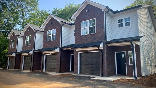 Photo - 1011 Campbell Ln