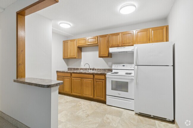 1BR, 1BA - 575SF - Kitchen - Pine Tree Park Apartments