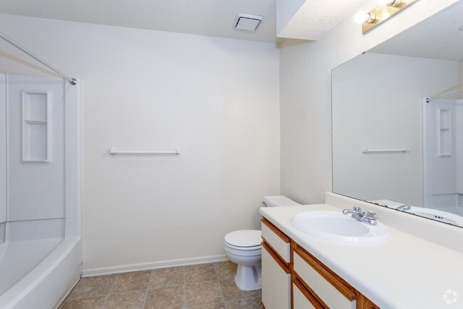 2BR, 1BR - Casa Grande