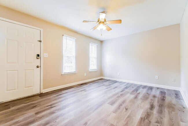 Photo - 2852 Melanie Ln