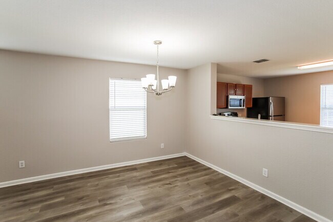 1016 Fort Apache Dr