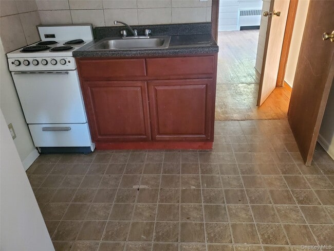 Photo - 8 Midwood Pl