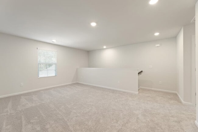 Photo - 1049 Prudence Dr