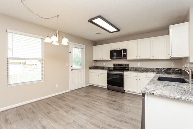 Photo - 2867 Park Knoll Dr