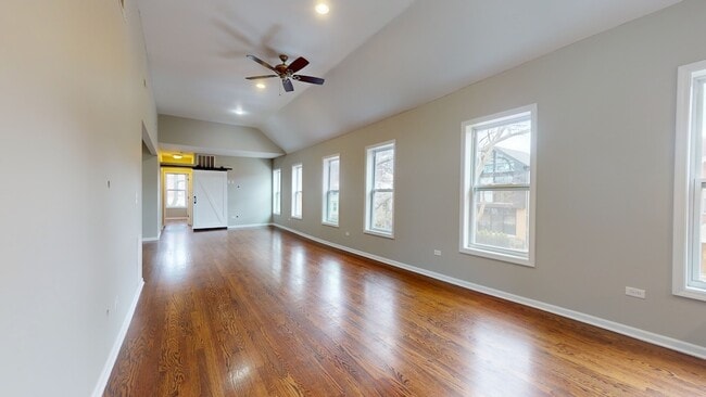 Photo - 2101 W Fletcher St Unidad 3