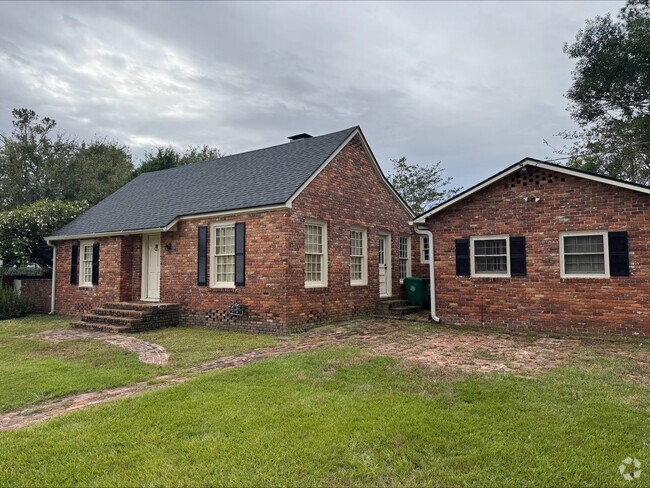 Building Photo - 1904 Jeanette St Rental