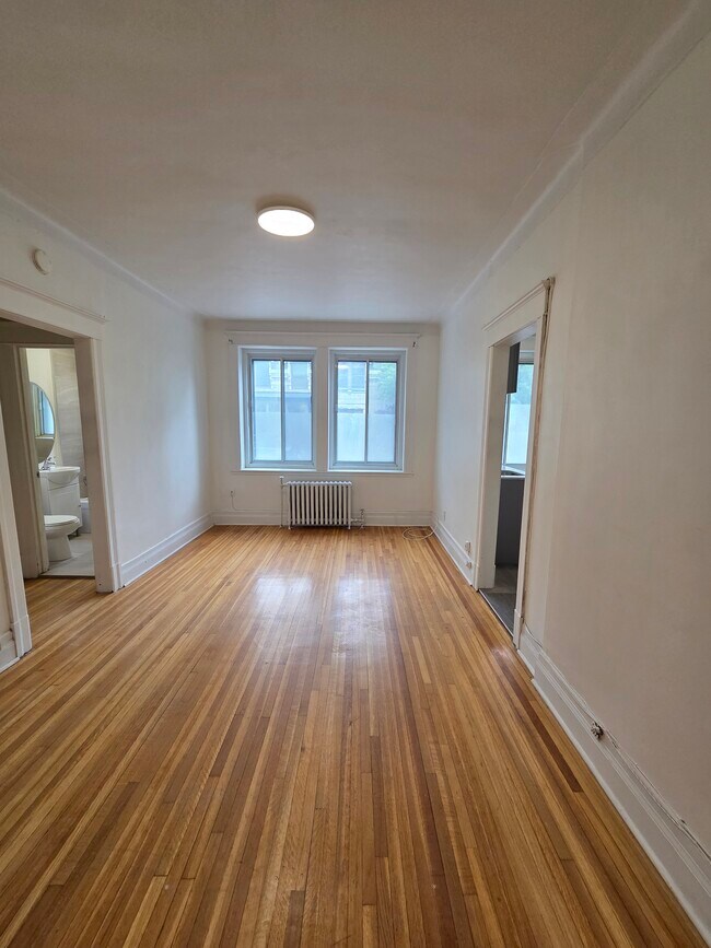 Photo - 251-257 Milton