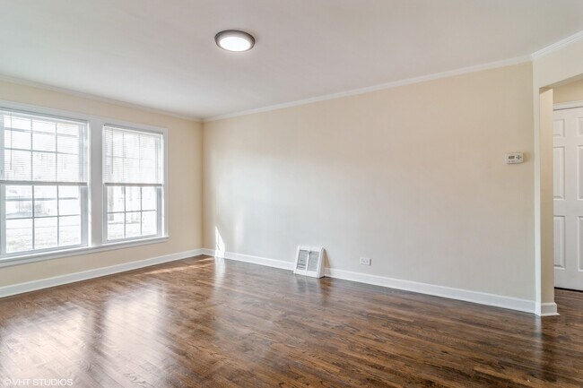 Photo - 4242 W Nelson St Unit 1