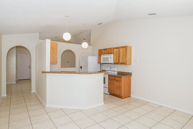 Photo - 8376 Oak Crossing Dr W
