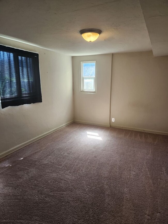 Building Photo - Lower Level Apartment