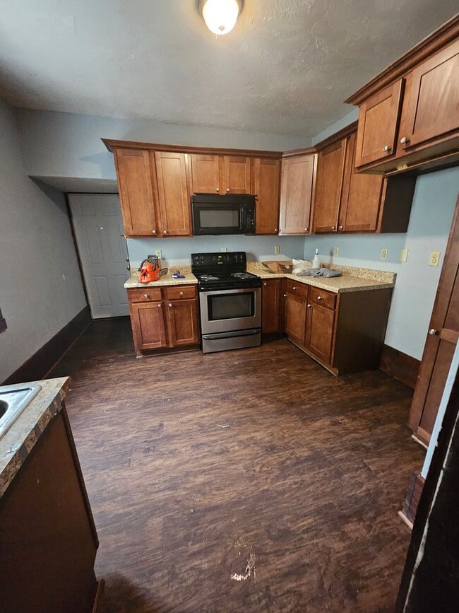 Photo - Lower 2 bedroom unit East Side