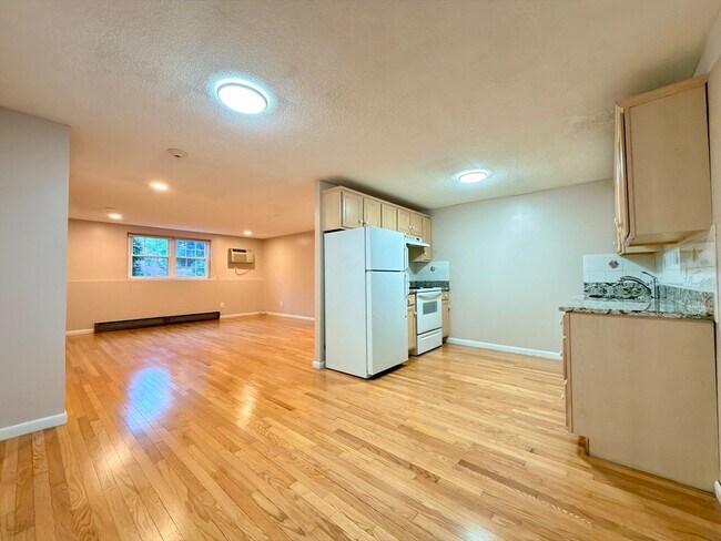 Photo - 89 Pleasant St Unidad C1