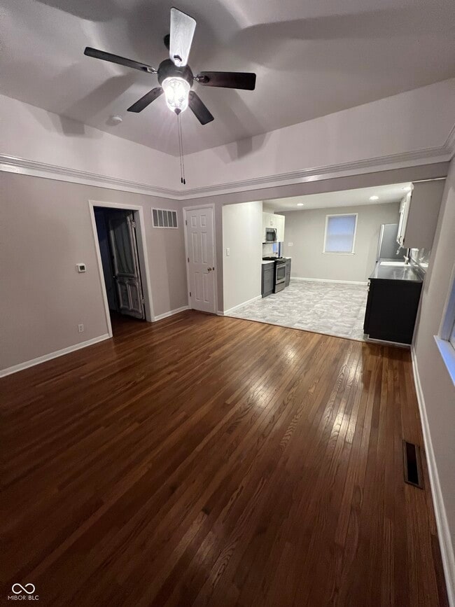 Photo - 1297 Plum St