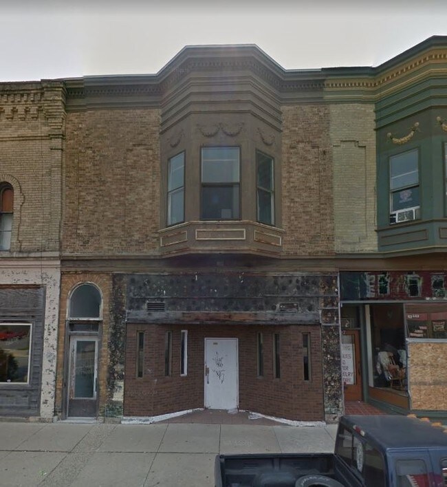 Foto principal - 405 W Milwaukee St