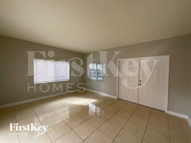 Photo - 377 NE 29th Terrace