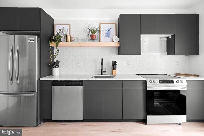 1221 4 St Unit 21