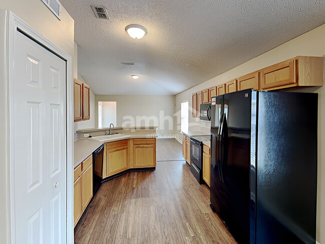 Photo - 6076 Scenic Meadow Ln