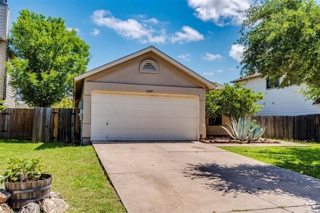 Building Photo - Beautiful Home in Southeast Austin – Pool ...