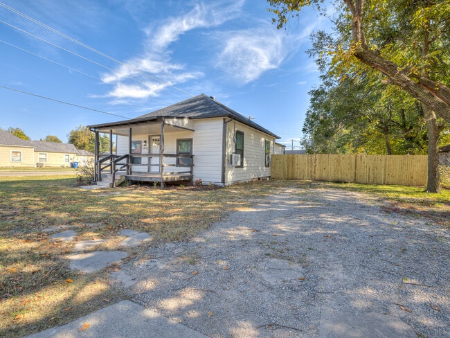 Photo - 146 N Donald Ave