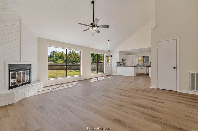 Photo - Take a look at this 3 bedroom 2 bath home