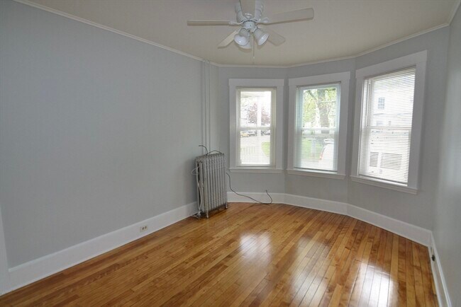 208 Irving St Unit 1L