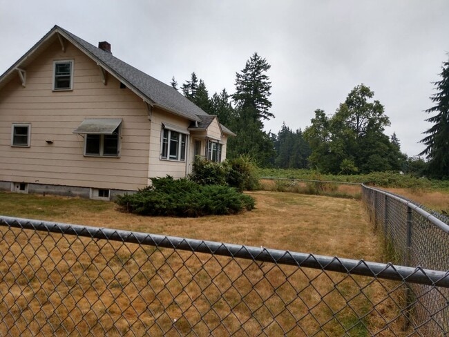 Building Photo - Renovated Arlington Home Close To Freeway ...