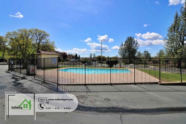 Photo - 300 Boulder Creek Dr, Redding, CA 96003