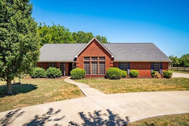 Photo - 800 Oak Ln Dr