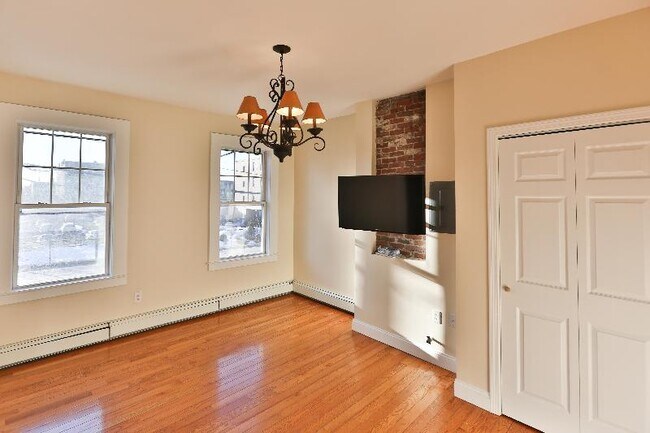 Photo - 82 Bremen St Unit 2