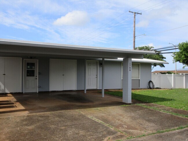 Pearl City, 3 bed, 2 bath house, classic w... - Pearl City, 3 bed, 2 bath house, classic w...