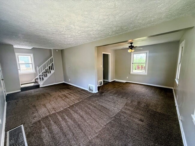 Photo - 3 bedroom 1 bath single family home for rent - Akron OH