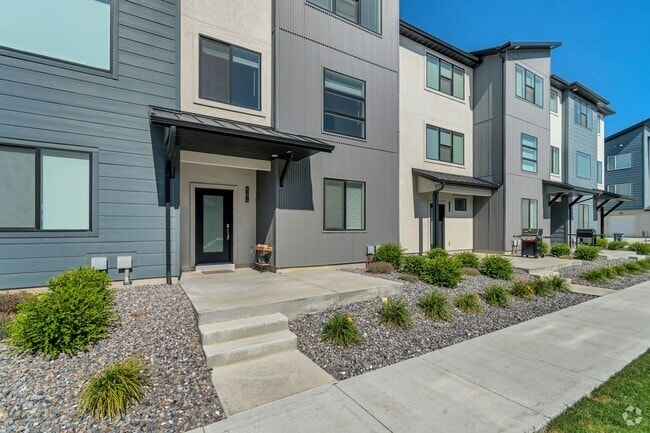Building Photo - 501 1080 W Rental