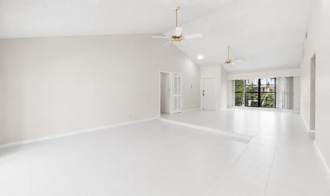 5055 NW 89th Way